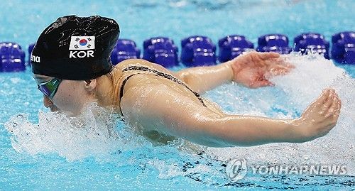 박수진은 15일 카타르 도하 어스파이어돔에서 열린 2024 세계수영선수권대회 여자 접영 200m 준결승에서 2분09초22를 기록해 16명 중 전체 7위를 하면서 결승행 티켓을 거머쥐었다. 생애 첫 세계선수권 접영 200m 결승 진출에 성공한 박수진은 오는 16일 오전 1시2분에 결승전을 가진다. 연합뉴스