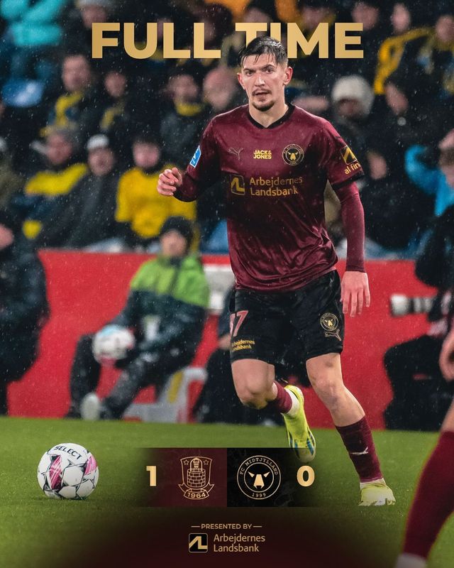 아시안컵을 마친 조규성이 브뢴뷔와의 경기에서 페널티킥을 실축하며 소속팀 미트윌란의 패배를 막지 못했다. 미트윌란은 19일 덴마크 브뢴뷔베스터에 위치한 브뢴뷔 스타디온에서 열린 브뢴뷔와의 2023-24시즌 덴마크 수페르리가 18라운드 원정 경기에서 0-1로 패했다. 11승3무4패, 승점 36으로 리그 선두들 달리고 있던 미트윌란은 브뢴뷔에게 1위 자리를 내줬다. 미트윌란