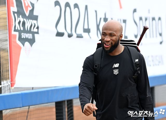 4년 만에 KT 위즈로 돌아온 외국인 타자 멜 로하스 주니어. 기장, 김한준 기자