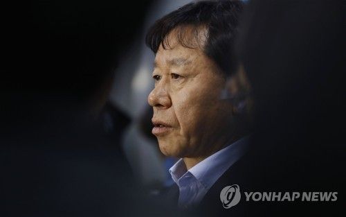 위르겐 클린스만 전 대한민국 축구 대표팀 감독의 후임자를 찾기 위한 새로운 대한축구협회 국가대표전력강화위원회가 첫 회의를 갖고 방향성을 논의한다.&nbsp;대한축구협회가 21일 새로 구성된 정해성 위원장 체제에서 2024년 1차 전력강화위원회 회의를 연다. 정 위원장은 이날 오후 3시 경 전력강화위원회 개최 후 취임 소감 및 대표팀 운영 계획을 회의 내용과 함께 브리핑할 예정이다. 연합뉴스