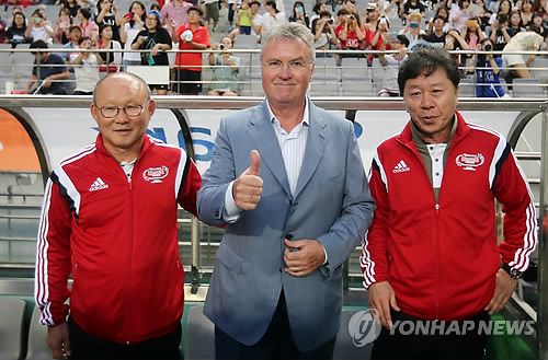 위르겐 클린스만 전 대한민국 축구 대표팀 감독의 후임자를 찾기 위한 새로운 대한축구협회 국가대표전력강화위원회가 첫 회의를 갖고 방향성을 논의한다.&nbsp;대한축구협회가 21일 새로 구성된 정해성 위원장 체제에서 2024년 1차 전력강화위원회 회의를 연다. 정 위원장은 이날 오후 3시 경 전력강화위원회 개최 후 취임 소감 및 대표팀 운영 계획을 회의 내용과 함께 브리핑할 예정이다. 연합뉴스