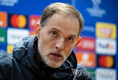 글로벌 이적시장 전문 사이트 트랜스퍼마켓이 23일 사비 알론소 부임 시 바이에른 뮌헨 베스트 11을 예상했다. 현 뮌헨 감독 토마스 투헬은 2024년 6월 30일 클럽을 떠난다. 많은 이들이 투헬 후임으로 바이엘 레버쿠젠 사령탑 알론소를 원하고 있으며, 알론소가 부임해도 김민재는 주전 멤버로 낙점받을 것으로 예상됐다. 연합뉴스