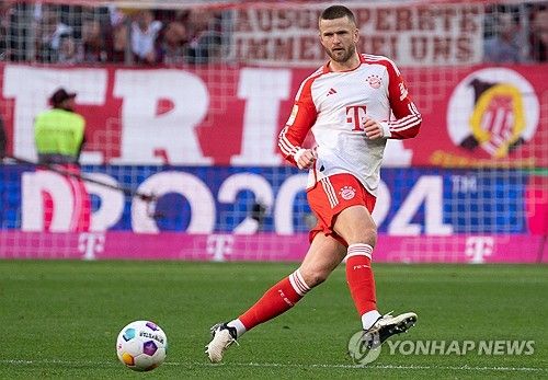 영국 매체 더선은 22일 잉글랜드 수비수 에릭 다이어가 이적 후 42일 만에 속도와 능력이 부족한 것으로 판명돼 바이에른 뮌헨 커리어가 끝났다고 주장했다. 연합뉴스