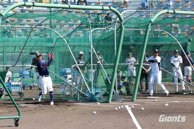 KBO리그 롯데 자이언츠와 일본프로야구 지바 롯데 마린스가 17년 만에 교류전을 치른다. 롯데 자이언츠 제공