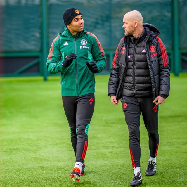 상승세를 타던 맨체스터 유나이티드가 치명상을 입었다. 최전방 공격수 라스무스 호일룬(21)이 부상으로 더비 경기에서 이탈한다.&nbsp; 맨유가 23일(한국시간) 구단 공식 홈페이지를 통해 호일룬이 근육 부상으로 인해 최대 3주간 결장한다고 발표했다. 맨체스터 유나이티드