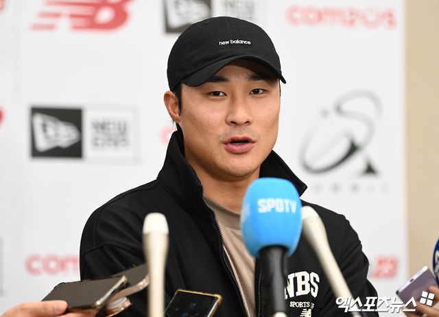 미국 메이저리그 샌디에이고 파드리스의 내야수 김하성이 2024 시즌 종료 후 커리어 첫 FA 자격을 취득한다. 미국 현지 언론에서는 1억 3000만 달러 이상의 대형 계약이 충분히 가능할 것으로 내다보고 있다. 엑스포츠뉴스DB