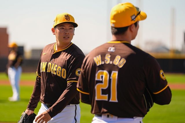 고우석의 경쟁자 마쓰이 유키는 시범경기 첫날 출전해 샌디에이고 팬들에게 먼저 첫선을 보였다. 마쓰이는 다저스를 상대로 1이닝 3탈삼진 무실점 퍼펙트 피칭으로 절정의 컨디션을 뽐냈다. 비록 시범경기였지만 날카로운 구위를 확인할 수 있었다. AP, 연합뉴스