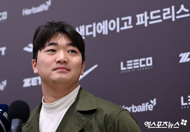 미국 메이저리그 샌디에이고 파드리스의 구원투수 고우석이 지난 1월 6일 계약을 마치고 귀국한 뒤 인천국제공항에서 인터뷰하고 있다. 엑스포츠뉴스DB