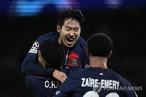 2023 아시아축구연맹 아시안컵을 마치고 소속팀 파리 생제르맹으로 복귀한 이강인이 2경기 연속 혹평을 받으며 주전 경쟁에 빨간불이 켜졌다. 연합뉴스