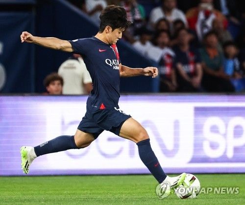 2023 아시아축구연맹 아시안컵을 마치고 소속팀 파리 생제르맹으로 복귀한 이강인이 2경기 연속 혹평을 받으며 주전 경쟁에 빨간불이 켜졌다. 연합뉴스