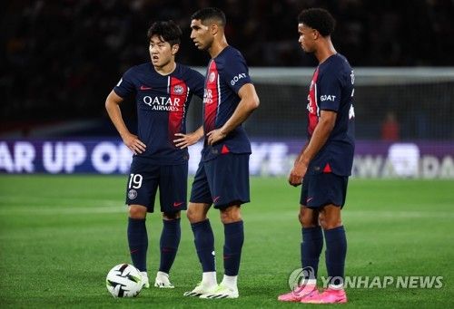 2023 아시아축구연맹 아시안컵을 마치고 소속팀 파리 생제르맹으로 복귀한 이강인이 2경기 연속 혹평을 받으며 주전 경쟁에 빨간불이 켜졌다. 연합뉴스