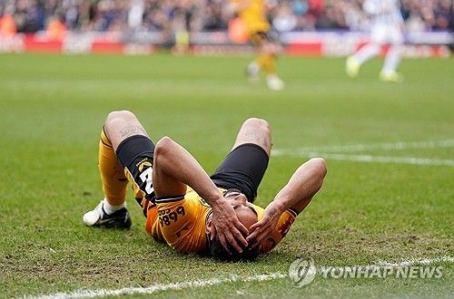 울버햄프턴을 이끄는 개리 오닐 감독이 29일 브라이턴 앤드 호브 앨비언과의 경기 후 기자회견에서 황희찬의 부상이 심각하지 않다고 말했다.&nbsp;황희찬은 햄스트링을 중심으로 코로나 포함 8년간 18번 다쳤다. 연합뉴스