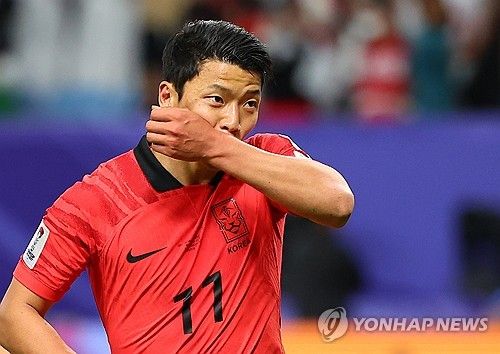 위르겐 클린스만 감독이 이끄는 대한민국 축구대표팀은 3일 호주와의 2023 AFC 카타르 아시안컵 8강전에서 연장 혈투 끝에 승리하며 4강에 진출했다. 이날 선발 출전해 120분 풀타임을 소화한 손흥민은 9년 전 2015 AFC 호주 아시안컵 결승전에서 호주에 당한 패배 복수에 성공했다. 경기를 연장전으로 끌고간 황희찬의 페널티킥 득점. 사진 연합뉴스