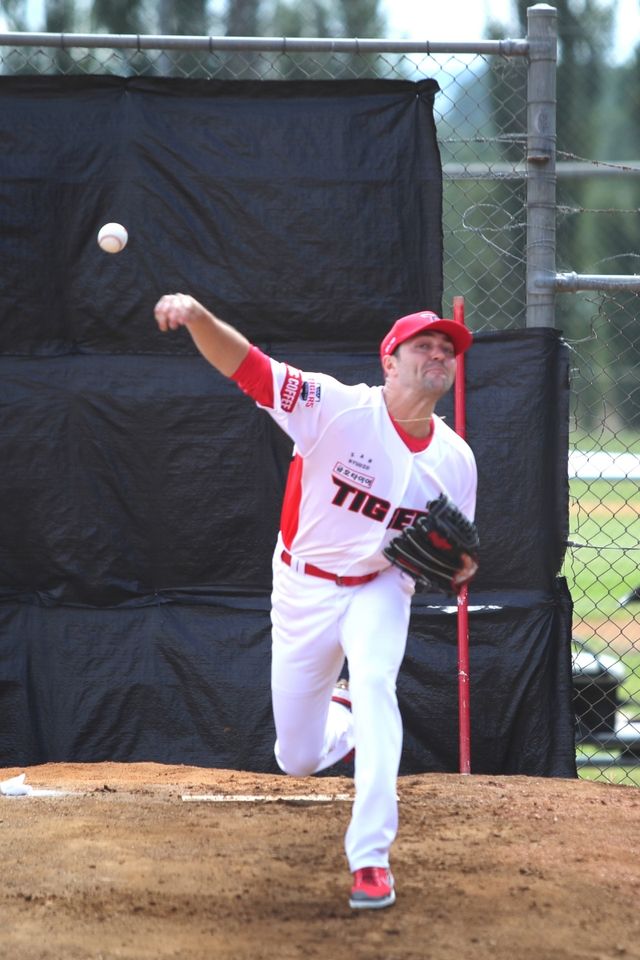 3일 호주 캔버라 나라분다 볼파크에서 진행된 KIA 타이거즈 스프링캠프, KIA 외국인 투수 네일이 불펜피칭을 하고 있다. KIA 타이거즈 제공