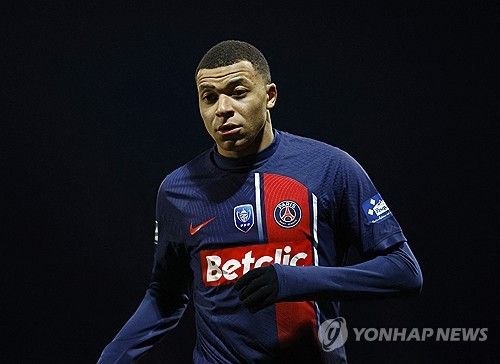 파리 생제르맹 공격수 킬리안 음바페가 다가오는 여름 세계 최고의 클럽인 레알 마드리드 이적을 결심했다는 보도가 나왔다. 길고 길었던 음바페의 레알 이적설에 종지부가 찍히게 됐다. 사진 연합뉴스