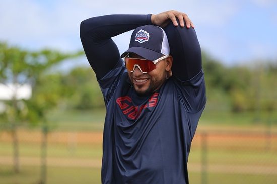 2024 시즌 롯데 자이언츠에서 뛰는 우투양타 스위치 히터 외야수 빅터 레이예스가 지난 2월 1일부터 괌 데데도 스포츠 컴플렉스 야구장에서 진행 중인 팀의 1차 스프링캠프에서 훈련 중이다. 사진 롯데 자이언츠 제공