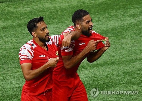 요르단이 2일(한국시간) 카타르 알라얀 아흐마드 빈 알리 스타디움에서 열린 타지키스탄과의 2023 카타르 아시안컵 8강전에서 1-0으로 승리해 준결승에서 대한민국을 만난다. 하지만 요르단은 경고 누적 징계 2명과 에이스 무사 알 타마리의 부상이 의심되는 상황이다. Reuters 연합뉴스