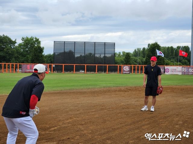 5일 오전 호주 캔버라 나라분다 볼파크에서 진행된 KIA 타이거즈 스프링캠프, 내야수 김도영이 수비 훈련을 하고 있다. 캔버라, 유준상 기자