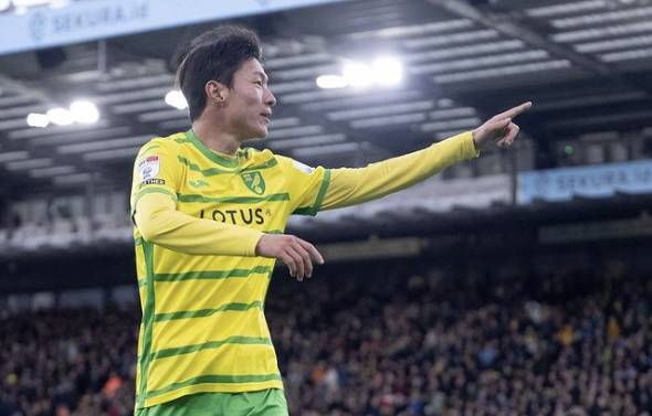 유럽축구 이적 전문가인 파브리치오 로마노 기자는 6일 황의조가 알란야스포르와 임대 이적에 합의했다며 이번 시즌이 끝날 때까지 알란야스포르에서 뛰게 됐다. 완전 이적 옵션은 없다고 밝혔다. 황의조는 소속팀인 노팅엄 포레스트에서 데뷔전을 치르지도 못하고 튀르키예에서 새로운 도전에 나서게 됐다. 노리치 SNS