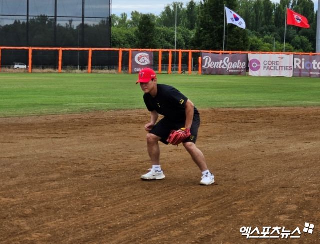 5일 오전 호주 캔버라 나라분다 볼파크에서 진행된 KIA 타이거즈 스프링캠프, 내야수 김도영이 수비 훈련을 하고 있다. 캔버라, 유준상 기자