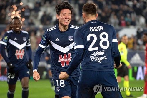 유럽축구 이적 전문가인 파브리치오 로마노 기자는 6일 황의조가 알란야스포르와 임대 이적에 합의했다며 이번 시즌이 끝날 때까지 알란야스포르에서 뛰게 됐다. 완전 이적 옵션은 없다고 밝혔다. 황의조는 소속팀인 노팅엄 포레스트에서 데뷔전을 치르지도 못하고 튀르키예에서 새로운 도전에 나서게 됐다. 연합뉴스