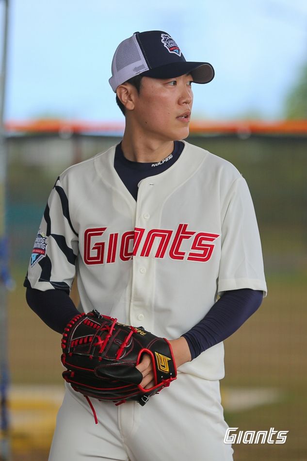 괌 데데노 스포츠 컴플렉스 야구장에서 진행 중인 롯데 자이언츠 2024 1차 스프링캠프에서 훈련을 소화하고 있는 투수 박진형. 사진 롯데 자이언츠 제공