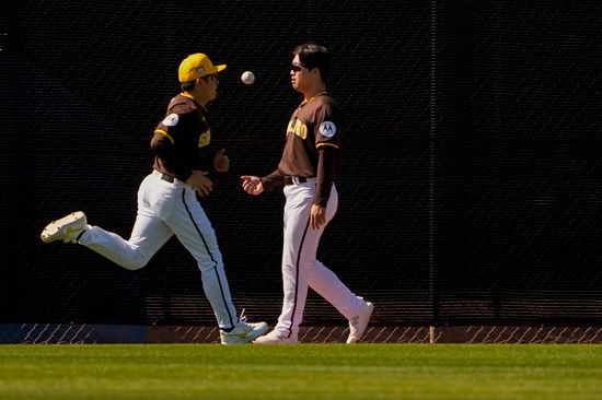 미국 메이저리그 샌디에이고 파드리스의 투수 고우석이 시범경기 첫 등판에서 1이닝 1피안타 2탈삼진 무실점 호투로 좋은 컨디션을 과시했다. 마침 처남 이정후도 샌디에이고 소속으로 시범경기 첫 홈런을 터트리면서 집안이 겹경사를 맞았다. 고우석은 샌디에이고-LA 다저스 서울시리즈 참가가 확정된 상태다. 사진 연합뉴스