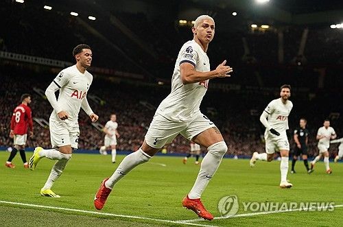 안지 포스테코글루는 오는 3일 오전 0시 토트넘 홋스퍼와 크리스털 팰리스 간의 잉글리시 프리미어리그 27라운드 홈경기를 앞두고 히샤를리송가 부상을 입어 최대 4주 가량 결장할 예정이라고 밝혔다. 연합뉴스