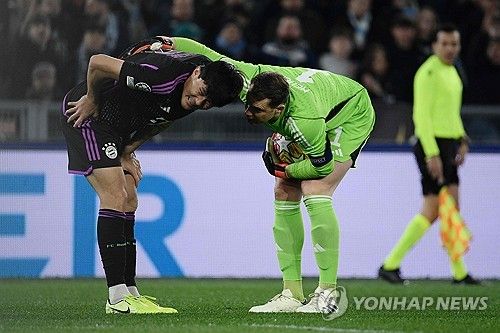 독일 유력 언론 빌트가 10일 끝난 독일 분데스리가 바이에른 뮌헨-마인츠 맞대결에서 센터백 에릭 다이어에게 수비수들 중 가장 높은 평점인 2점을 줬다. 다이어는 이날 75분을 뛰었고 그의 체력 안배를 위해 김민재가 교체투입됐다. 김민재는 지난해 10월 다름슈타트전 8-0 대승 때 풀타임 뛰고도 3점을 받은 적이 있다. 연합뉴스