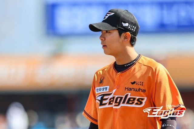 한화 이글스 황준서가 10일 대전 한화생명이글스파크에서 열린 2024 신한 SOL Bank KBO리그 삼성 라이온즈와의 시범경기에서 선발 등판해 3이닝 4K 1실점으로 쾌투했다. 사진 한화 이글스