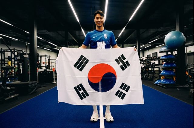 버밍엄은 13일 영국 버밍엄에 위치한 세인트 앤드루스에서 열린 미들즈브러와의 잉글랜드 챔피언십 29라운드 홈경기에서 패했다. 경기에서 패했지만 이날 선발로 출전해 90분 풀타임을 소화한 백승호는 축구통계매체 풋봅으로부터 양 팀 통틀어 최고 평점을 받으며 군계일학의 면모를 뽑냈다. 지난 1월 버밍엄에 입단한 백승호는 합류하자마자 소속팀 핵심 선수를 자리를 잡으며 황선홍호 3월 A매치 명단에도 포함됐다. 버밍엄 SNS