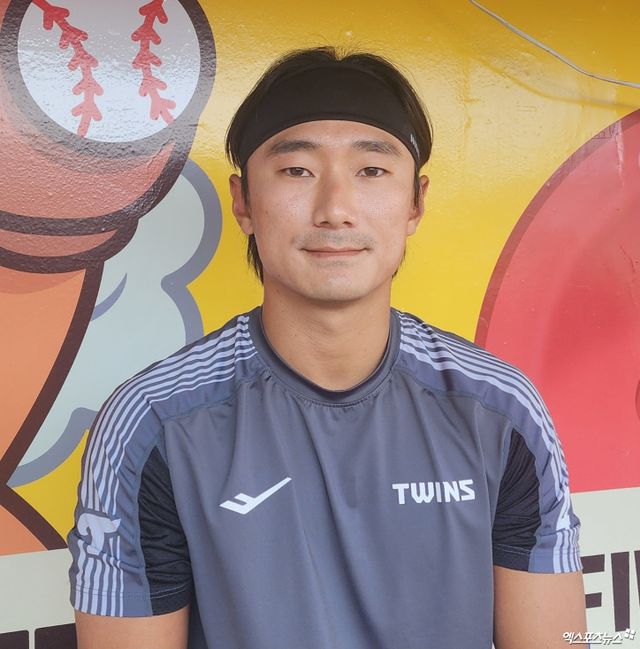 ​​​​LG 트윈스 내야수 신민재. 대수비, 대주자를 전담했던 그는 데뷔 후 처음으로 주전 선수가 돼 시범경기에 나선다. 박정현 기자