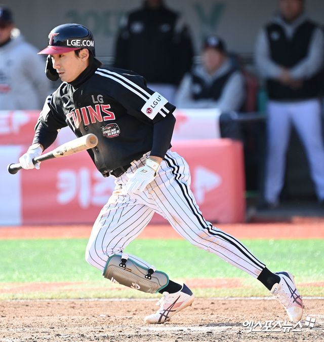 ​​대수비, 대주자를 전담했던 신민재는 데뷔 후 처음으로 주전 선수가 돼 시범경기에 나선다. 엑스포츠뉴스 DB