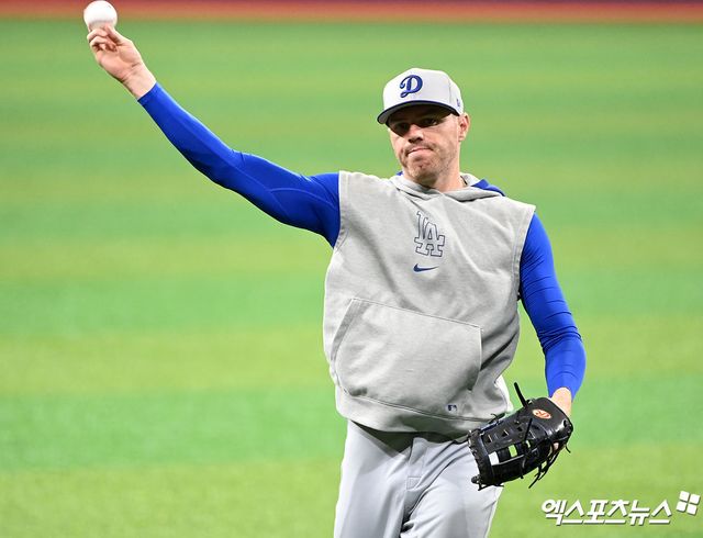 16일 오후 서울 구로구 고척스카이돔에서 2024 메이저리그 월드투어 서울 시리즈 LA 다저스 공식 훈련이 진행됐다. LA 다저스 무키 베츠가 훈련에 임하고 있다. 엑스포츠뉴스DB