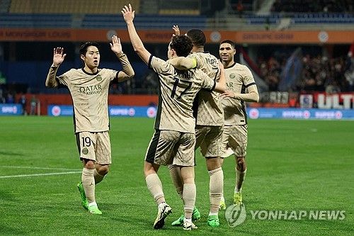 PSG는 18일(한국시간) 프랑스 몽펠리에에 위치한 스타드 드 라 모송에서 열린 몽펠리에와의 2023-24시즌 리그1 26라운드 원정 경기에서 6-2 대승을 거뒀다. 리그 2호골에 성공한 이강인이 프랑스 언론들로부터 호평을 받았따. 연합뉴스