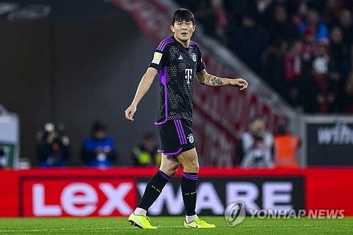 독일 축구 전문지 키커가 에릭 다이어를 제대로 밀어주고 있다. 다이어와의 인터뷰를 지면에도 실으면서 뮌헨에서의 적응기를 대서특필했다. 키커는 18일 다이어와의 인터뷰를 한 면에 꽉 채워 보도했다. 다이어는 뮌헨에서의 적응기, 최근 선발 출전하는 이유, 동료 해리 케인과의 관계 등 다양한 이야기를 전했다. 연합뉴스