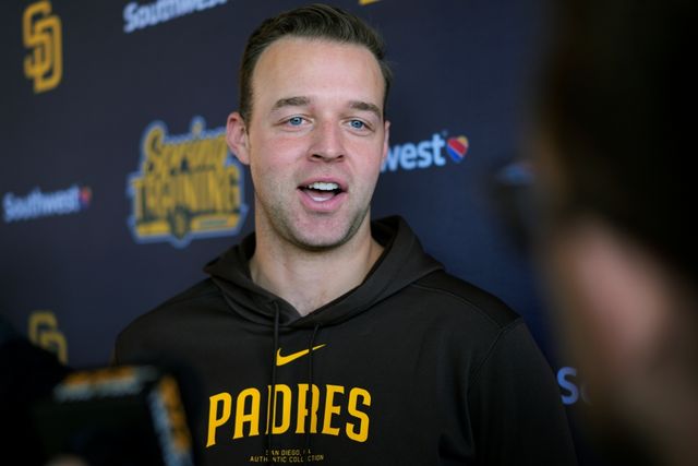 샌디에이고 파드리스 김하성, 고우석, 샌프란시스코 자이언츠 이정후가 3일 시범경기에 출전하지 않으면서 코리안리거 맞대결을 다음 기회로 미뤄야 했다. 경기에서는 샌디에이고가 샌프란시스코를 3-2로 꺾고 승리를 거뒀다. 이날 선발투수로 등판한 마이클 킹은 3이닝 무실점으로 호투를 펼쳤다. AP 연합뉴스