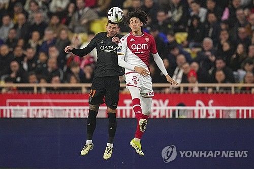 파리 생제르맹은 2일 모나코 스타드 루이 2세에서 열린 AS모나코와의 2023-24시즌 리그1 24라운드 원정 경기에서 0-0으로 비겼다. 이강인은 후반 막판 투입돼 5분만 뛰었고, 킬리안 음바페는 45분만 소화하고 교체됐다. 연합뉴스