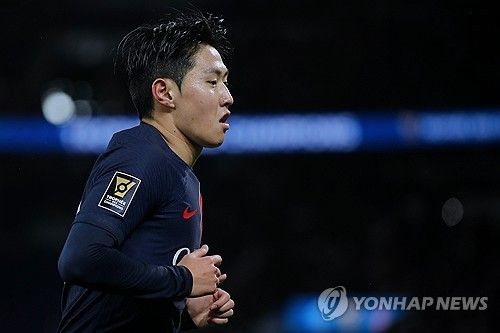 파리 생제르맹은 2일 모나코 스타드 루이 2세에서 열린 AS모나코와의 2023-24시즌 리그1 24라운드 원정 경기에서 0-0으로 비겼다. 이강인은 후반 막판 투입돼 5분만 뛰었고, 킬리안 음바페는 45분만 소화하고 교체됐다. 연합뉴스