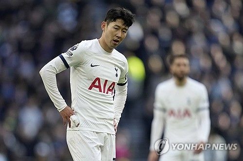 토트넘 캡틴 손흥민이 3일 영국 런던 토트넘 홋스퍼 스타디움에서 열린 크리스탈 팰리스와 2023-24시즌 프리미어리그 27라운드 경기에서 리그 13호골을 기록했다. 토트넘은 3-1 역전승을 거뒀다. 연합뉴스