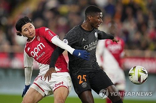 파리 생제르맹은 2일 모나코 스타드 루이 2세에서 열린 AS모나코와의 2023-24시즌 리그1 24라운드 원정 경기에서 0-0으로 비겼다. 이강인은 후반 막판 투입돼 5분만 뛰었고, 킬리안 음바페는 45분만 소화하고 교체됐다. 연합뉴스