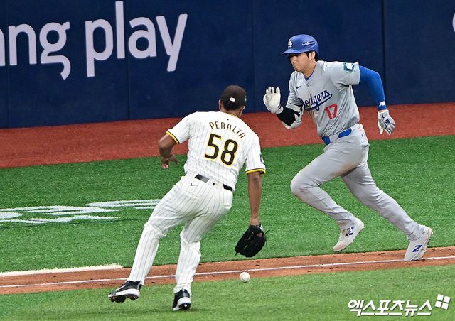 20일 오후 서울 구로구 고척스카이돔에서 열리는 메이저리그 월드투어 서울시리즈 2024 LA 다저스와 샌디에이고 파드리스의 개막전 경기, 7회초 오타니가 투수 앞 땅볼을 때려낸 뒤 1루를 향해 전력질주하고 있다. 엑스포츠뉴스 DB