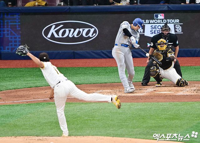LA 다저스 오타니 쇼헤이가 20일부터 이틀간 서울 고척스카이돔에서 진행된 미국프로야구 메이저리그 개막 2연전 MLB 월드투어 서울시리즈 2024를 소화했다. 첫날 5타수 2안타 1타점 1도루, 이튿날 5타수 1안타 1타점으로 자신의 존재감을 드러냈다. 폭탄 테러 위협, 통역 해고 등 우여곡절도 많았지만 무사히 한국에서의 일정을 마무리했다. 엑스포츠뉴스 DB