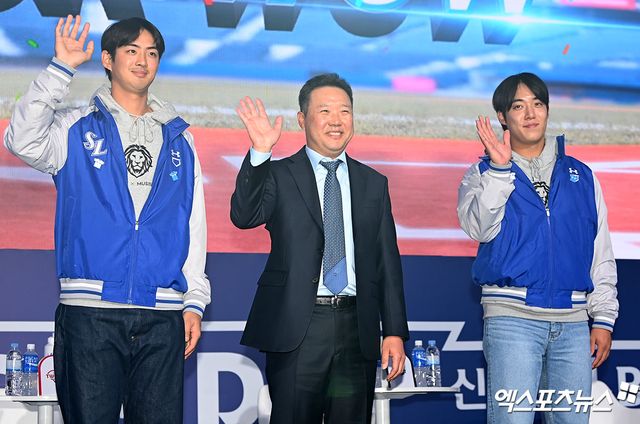 왼쪽부터 삼성 라이온즈 구자욱, 박진만 감독, 원태인. 소공동, 김한준 기자