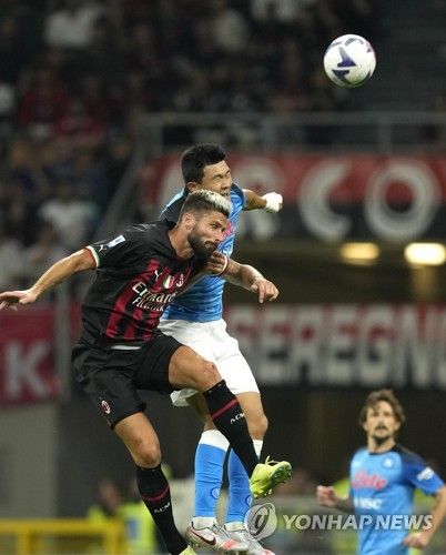 김민재가 에릭 다이어처럼 선 임대 후 완전 이적 조건으로 이탈리아 명문 인터밀란 유니폼을 입을 가능성이 제기됐다. 토트넘에서 밀려난 다이어가 그랬던 것처럼 뮌헨에서 밀려난 김민재도 임대 후 완전 이적으로 인터밀란에 가는 그림이 그려질 수 있다. 연합뉴스