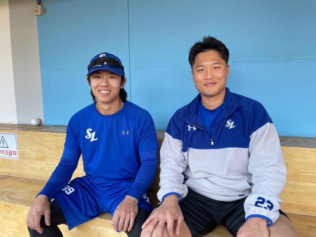 왼쪽부터 삼성 라이온즈 외야수 김성윤과 포수 이병헌. 최원영 기자