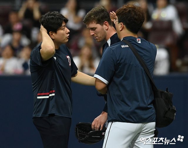 브랜든 와델도 등 부위에 타이트함을 느껴 조기 강판됐다. 엑스포츠뉴스 DB