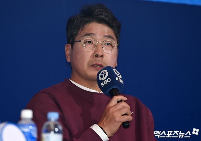 22일 오후 서울 롯데호텔 서울에서 열린 2024 신한 SOL Bank KBO 미디어데이에 참석한 키움 홍원기 감독이 출사표를 말하고 있다. 엑스포츠뉴스 DB
