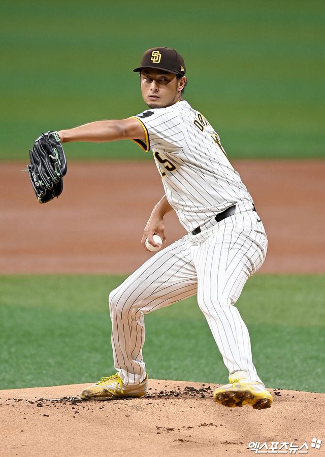 샌디에이고 파드리스의 투수 다르빗슈 유. 29일 메이저리그 본토 개막전에서 이정후와 세 차례 맞대결을 펼쳤다. 이정후는 다르빗슈 유에게 삼진, 직선타, 안타를 기록했다. 사진 엑스포츠뉴스 DB