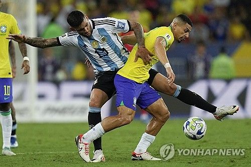 로메로는 3월 A매치 기간 아르헨티나 기자 가스톤 에둘과의 인터뷰를 통해 올림픽에 출전하고 싶다고 열망을 드러냈다. 25세인 로메로는 올림픽에 출전할 경우 와일드카드(24세 이상)로 출전해야 한다.&nbsp;안지 포스테코글루 토트넘 홋스퍼 감독은 우려를 표했다. 연합뉴스